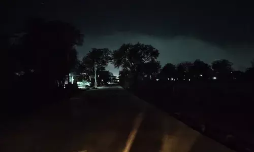 नगर पालिका की लापरवाही: हमीरगढ़ कस्बे की सड़कें अंधेरे में डूबी, 11 लाख का बिल बकाया