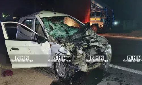 कंटेनर व कार में हुई जोरदार टक्कर, कार चालक सीए की मौत कंटेनर व कार में हुई जोरदार टक्कर, कार चालक सीए की मौत