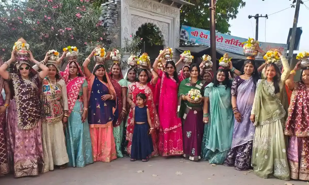 घोसुण्डा में ईसर-गणगौर की भव्य शोभायात्रा, महिलाओं ने हल्दी की रस्म के साथ की सुख-समृद्धि की कामना