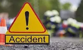 बुजुर्ग की मौत, पिता-पुत्री घायल, टक्कर मारकर फरार हुआ दूसरा चालक