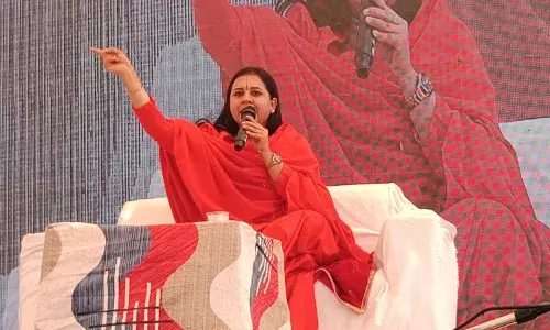 अपने बच्चों के एक हाथ में माला और दूसरे हाथ में भाला पकड़ाना है :-सरस्वती दीदी अपने बच्चों के एक हाथ में माला और दूसरे हाथ में भाला पकड़ाना है :-सरस्वती दीदी