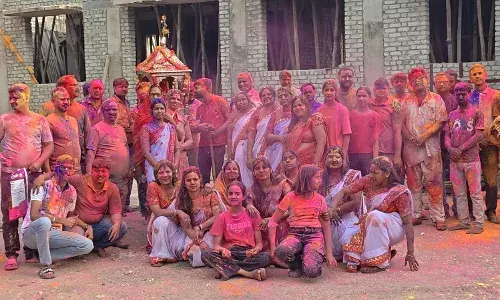 रायला मे भगवान श्री चारभूजा नाथ के संग खेली होली