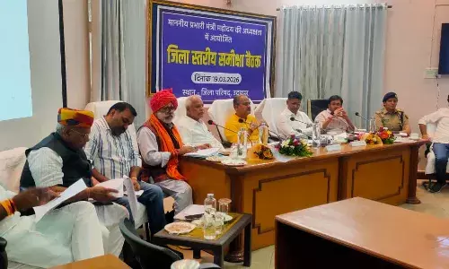 जनप्रतिनिधि-अधिकारी समन्वय से कार्य करते हुए दें विकास को गति - प्रभारी मंत्री मीणा