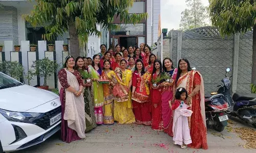 सखी सहेली ग्रुप ने धूमधाम से निकाली गणगौर महोत्सव पर बिंदोरा एवं सवारी सखी सहेली ग्रुप ने धूमधाम से निकाली गणगौर महोत्सव पर बिंदोरा एवं सवारी