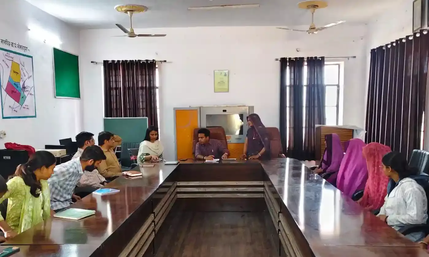 जिला कलक्टर सेमलपुरा  पहुंचे, “मुख्यमंत्री विकसित ग्राम/वार्ड अभियान” की समीक्षा