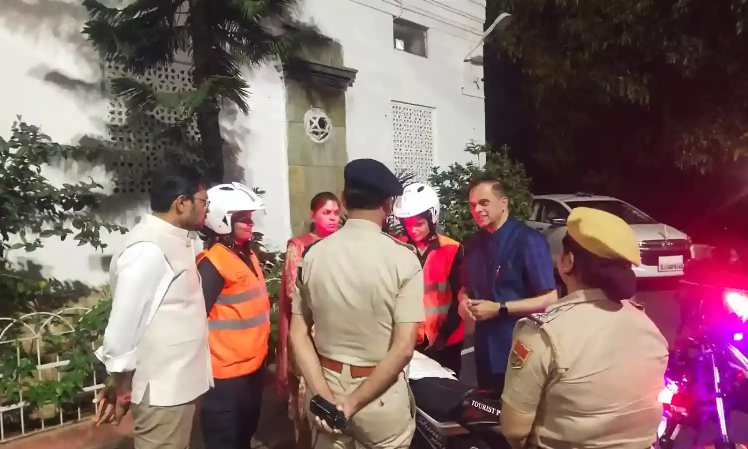 मुख्य सचिव ने लेडी पेट्रालिंग टीम से की मुलाकात मुख्य सचिव ने लेडी पेट्रालिंग टीम से की मुलाकात