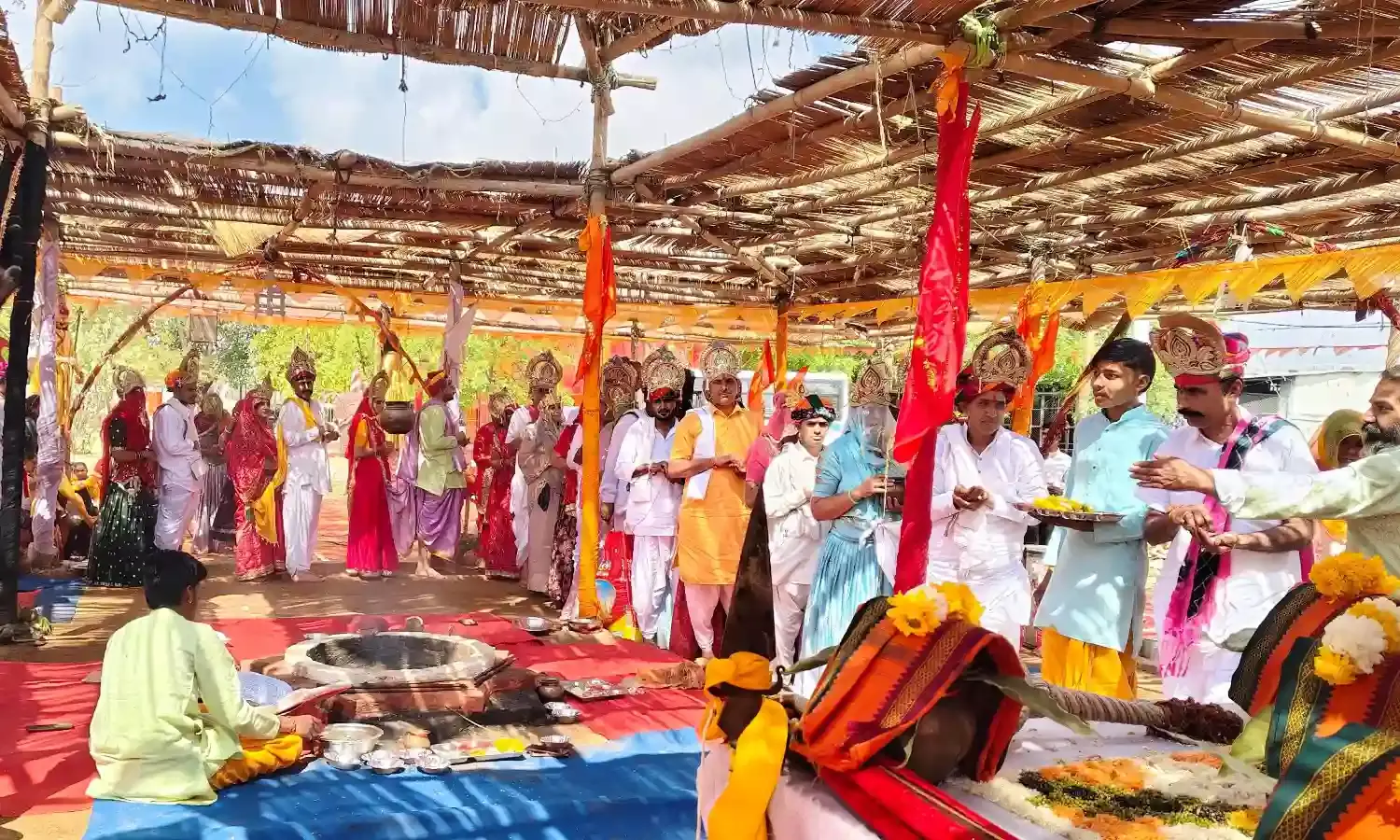 बनकाखेड़ा में रामकृष्ण कल्कि शक्ति महायज्ञ के चौथे दिन 18 जोड़ों ने दी आहुतियां; आज होगा पूर्णाहुति और महाप्रसादी का आयोजन बनकाखेड़ा में रामकृष्ण कल्कि शक्ति महायज्ञ के चौथे दिन 18 जोड़ों ने दी आहुतियां; आज होगा पूर्णाहुति और महाप्रसादी का आयोजन