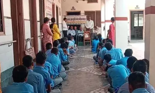 भारतीय नववर्ष के उपलक्ष्य में मानसिक दिव्यांग बच्चों को फल वितरित भारतीय नववर्ष के उपलक्ष्य में मानसिक दिव्यांग बच्चों को फल वितरित