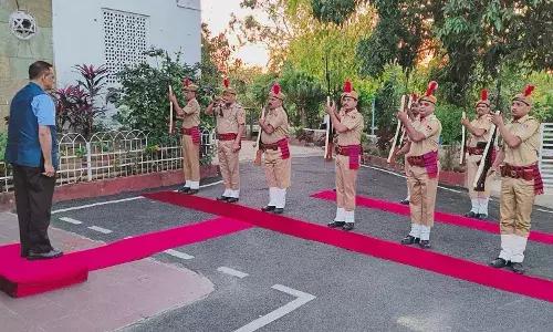 मुख्य सचिव वी. श्रीनिवास पहुँचे लेकसिटी, सर्किट हाउस में अधिकारियों ने की अगवानी