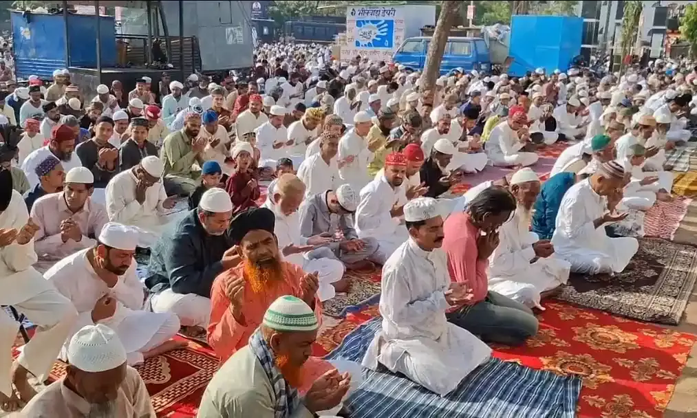 खुशियों का पैगाम: भीलवाड़ा में अकीदत के साथ मनाई गई ईद-उल-फितर, अमन-चैन की मांगी दुआएं