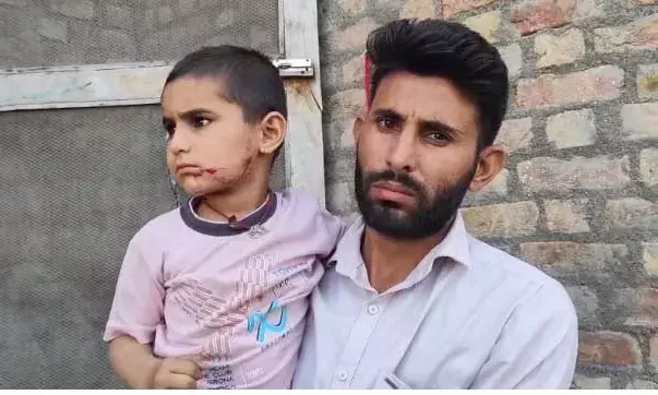 सरदारशहर अस्पताल में मानवता शर्मसार: तड़पती रही मासूम, डॉक्टर मोबाइल में रहे व्यस्त सरदारशहर अस्पताल में मानवता शर्मसार: तड़पती रही मासूम, डॉक्टर मोबाइल में रहे व्यस्त