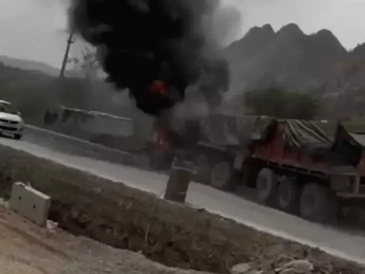 उदयपुर-पिण्डवाड़ा हाईवे पर कोहराम: आग का गोला बना तेज रफ्तार ट्रेलर, चालक ने कूदकर बचाई जान