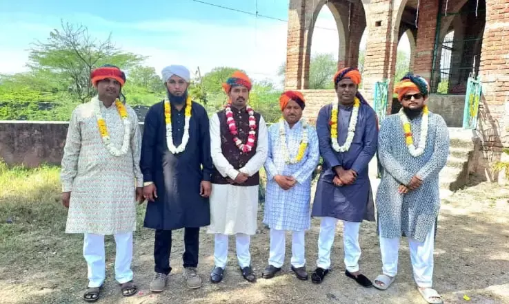 ईद पर भाईचारे की मिसाल: नमाज के बाद अमन-चैन की दुआ, नई कार्यकारिणी का गठन ईद पर भाईचारे की मिसाल: नमाज के बाद अमन-चैन की दुआ, नई कार्यकारिणी का गठन