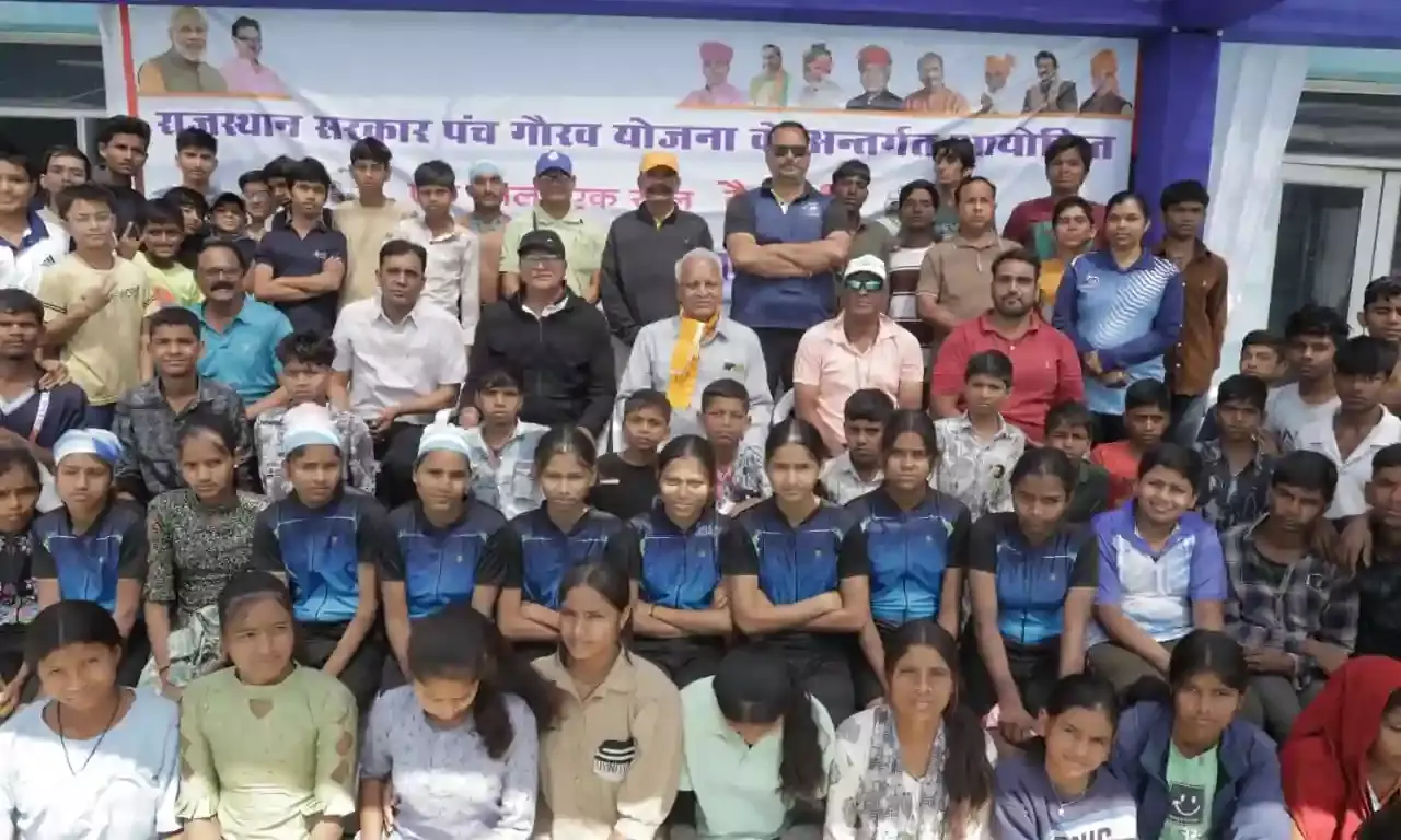 विधायक पहुंचे खेलगांव, तैराकी शिविर का किया अवलोकन; खिलाड़ियों से संवाद कर बढ़ाया हौसला