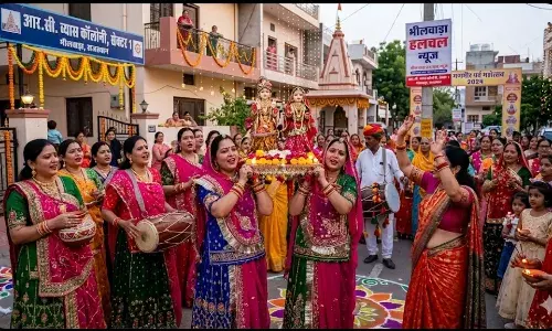 भीलवाड़ा में गणगौर की धूम: पारंपरिक गीतों और लोक नृत्य के साथ निकाली गई सवारी भीलवाड़ा में गणगौर की धूम: पारंपरिक गीतों और लोक नृत्य के साथ निकाली गई सवारी