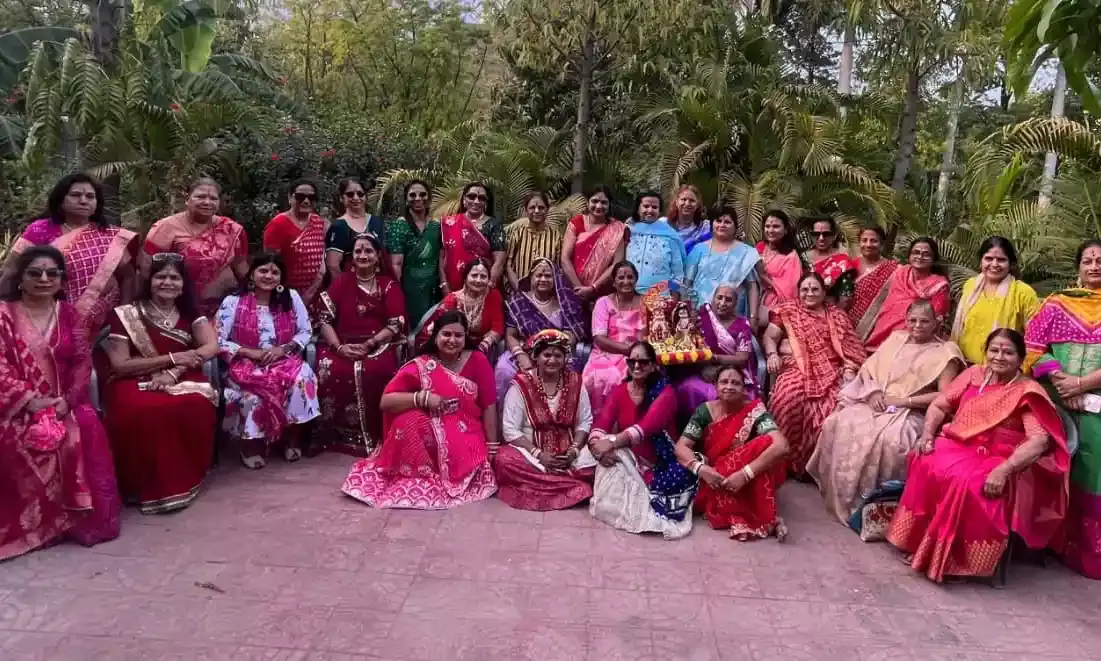 महावीर इंटरनेशनल मीरा केंद्र ने उत्साह से मनाया होली मिलन, हुई गणगौर की विदाई