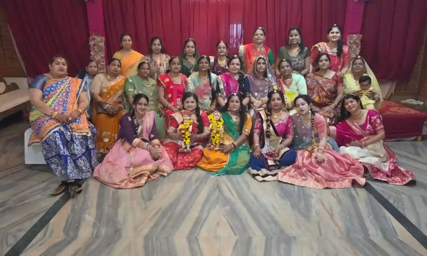 गणगौर उत्सव की धूम: अग्रसेन नगर महिला मंडल ने होटल पद्मिनी में बिखेरे रंग