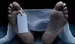 खेत पर काम करते बुजुर्ग की अचानक बिगड़ी तबीयत, अस्पताल में दम तोड़ा