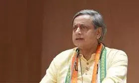 संकट पर थरूर का वार: व्यवस्था फेल, सरकार आंकड़े छिपा रही; 38% मामले अब भी लंबित