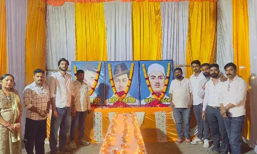 शहीद सुखदेव, भगत सिंह, राजगुरु को रायपुर में दी श्रद्धांजलि