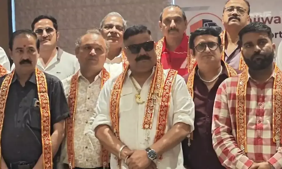 सरकार की दमनकारी नीतियों से ट्रांसपोर्टर अब आत्महत्या की कगार पर