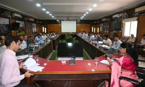 फ्लैगशिप योजनाएं, बजट घोषणा एवं संपर्क पोर्टल की प्रगति पर साप्ताहिक समीक्षा बैठक आयोजित