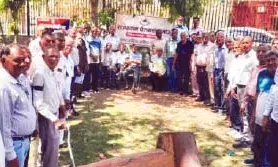 8वें वेतन आयोग में भेदभाव के विरुद्ध भीलवाड़ा के पेंशनर्स ने भरी हुंकार, निकाला पैदल मार्च