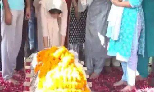 13 वर्षों का संघर्ष समाप्त: देश के पहले पैसिव यूथेनेशिया अधिकार प्राप्त हरीश राणा पंचतत्व में विलीन 13 वर्षों का संघर्ष समाप्त: देश के पहले पैसिव यूथेनेशिया अधिकार प्राप्त हरीश राणा पंचतत्व में विलीन