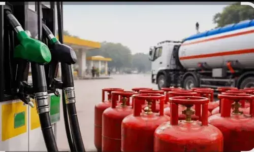 मिडिल ईस्ट संकट के बीच केंद्र का भरोसा: पेट्रोल-डीजल और गैस का पर्याप्त भंडार, पैनिक न करें