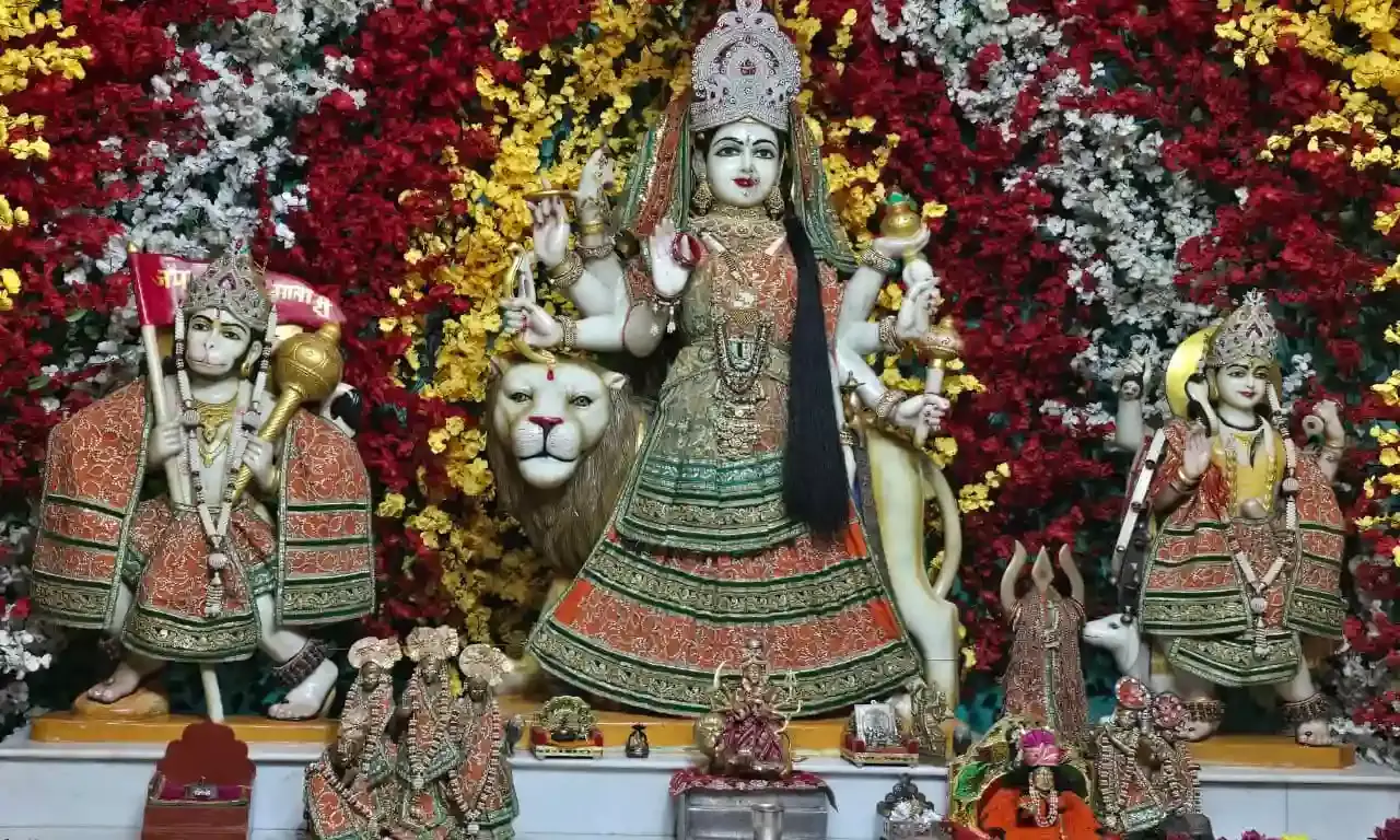 श्री बाबा धाम में महाअष्टमी पर उमड़ा श्रद्धा का सैलाब, सामूहिक दुर्गा पूजन और हवन संपन्न