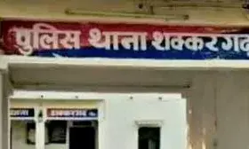 ऑटो में डोडा-चूरा की तस्करी का भंडाफोड़, पुलिस को देख भाग रहे तस्कर को दबोचा ऑटो में डोडा-चूरा की तस्करी का भंडाफोड़, पुलिस को देख भाग रहे तस्कर को दबोचा