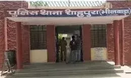 2 साल से फरार ट्रांसपोर्ट ठेकेदार गिरफ्तार, 1400 क्विंटल गेहूं-चावल डकारने का आरोप 2 साल से फरार ट्रांसपोर्ट ठेकेदार गिरफ्तार, 1400 क्विंटल गेहूं-चावल डकारने का आरोप