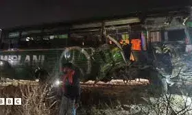 बड़ा हादसा: CM के कार्यक्रम से लौट रही बस पिकअप से टकराकर पलटी, 10 की मौत; 30 घायल बड़ा हादसा: CM के कार्यक्रम से लौट रही बस पिकअप से टकराकर पलटी, 10 की मौत; 30 घायल