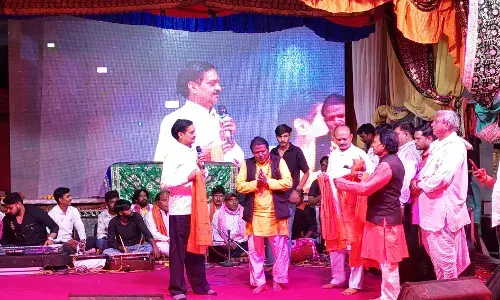 अष्टमी पर लाखों श्रद्धालुओं ने किए दर्शन, रातभर गूंजे माता के भजन अष्टमी पर लाखों श्रद्धालुओं ने किए दर्शन, रातभर गूंजे माता के भजन