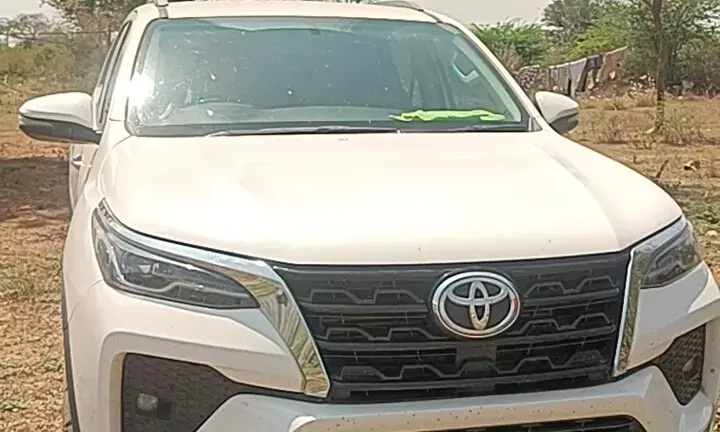 रायला पुलिस व DST की बड़ी कार्रवाई: फॉर्च्यूनर में अफीम तस्करी करते हरियाणा के तीन युवक गिरफ्तार रायला पुलिस व DST की बड़ी कार्रवाई: फॉर्च्यूनर में अफीम तस्करी करते हरियाणा के तीन युवक गिरफ्तार