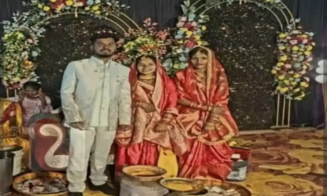 कोंडागांव में अनोखा विवाह: एक मंडप, दो दुल्हनें और सात फेरे; कानून और परंपरा के बीच चर्चा का विषय बनी यह शादी कोंडागांव में अनोखा विवाह: एक मंडप, दो दुल्हनें और सात फेरे; कानून और परंपरा के बीच चर्चा का विषय बनी यह शादी