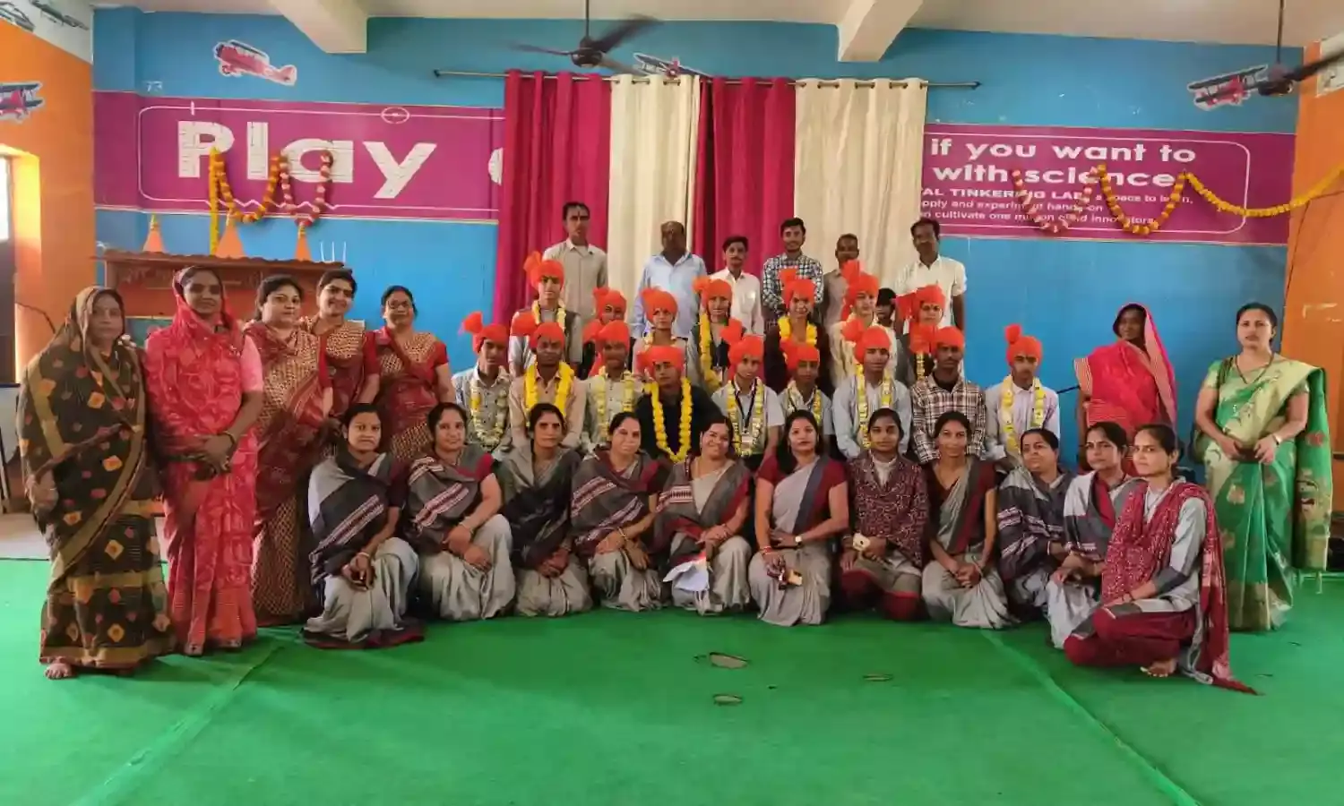 मांडलगढ़ के आदर्श विद्या मंदिर में प्रतिभा सम्मान समारोह आयोजित, श्रेष्ठ विद्यार्थियों का हुआ सम्मान