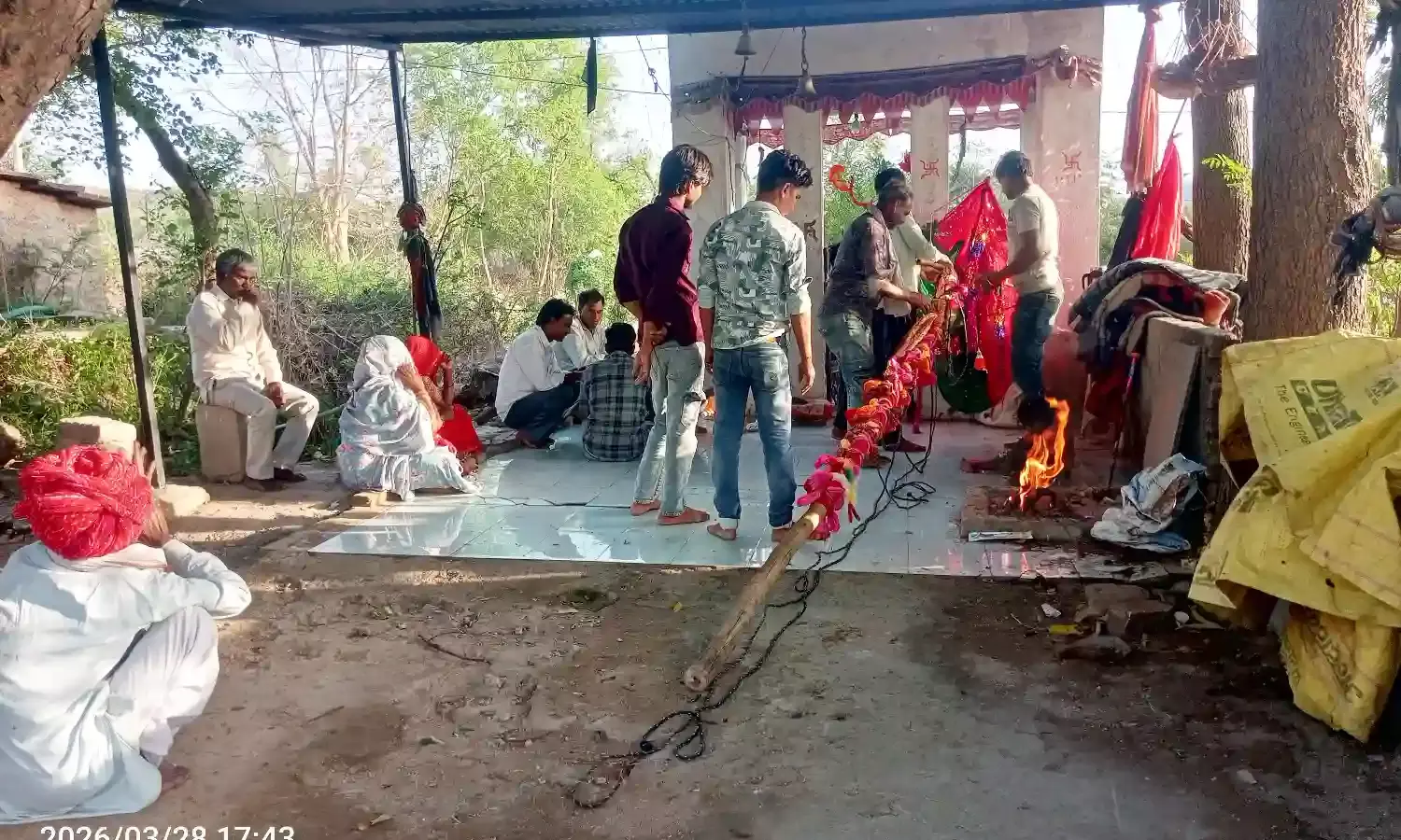 लाडपुरा में नेजे निकाले, ग्रामवासियों ने पाती विसर्जन कर मांगी सुख-समृद्धि