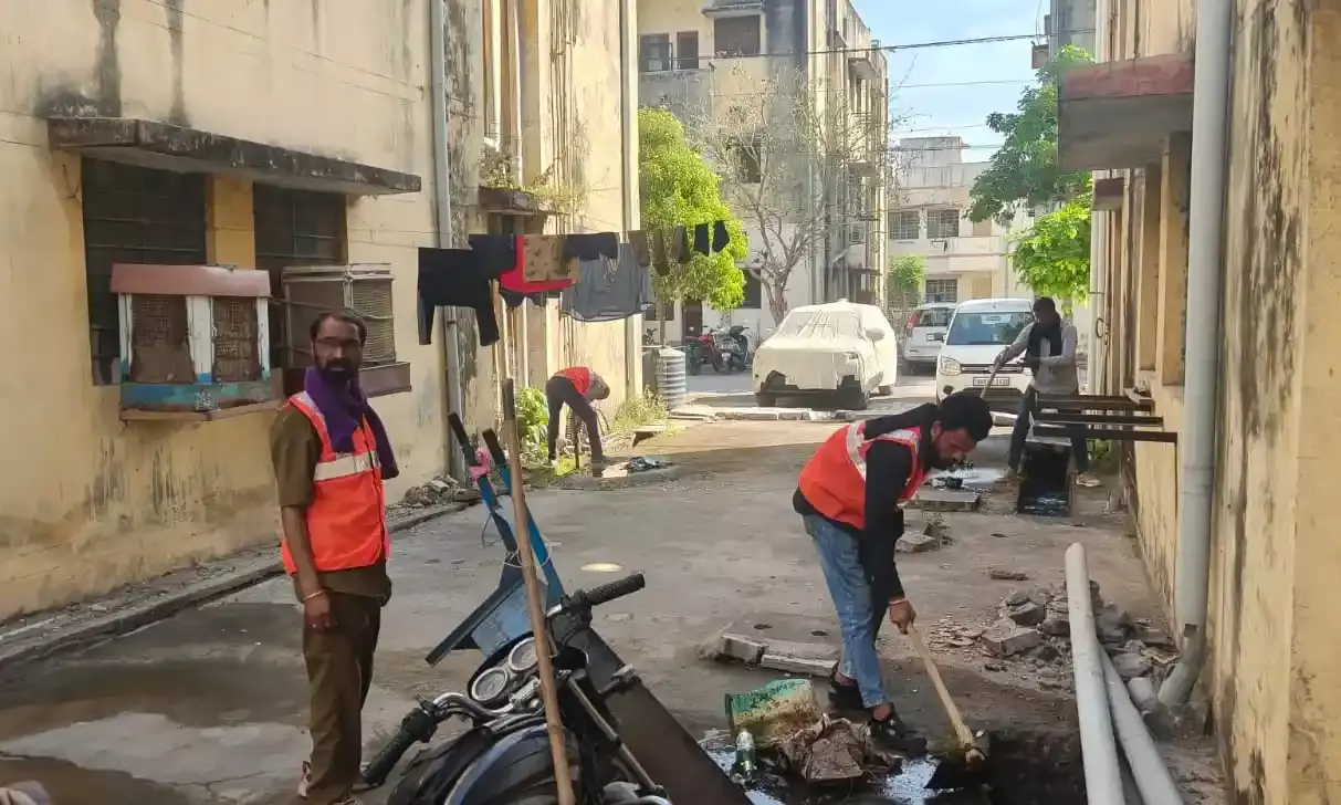 “म्हारो पावन चित्तौड़गढ़” अभियान: कुंभा नगर वार्ड 13 में विशेष सफाई अभियान आयोजित “म्हारो पावन चित्तौड़गढ़” अभियान: कुंभा नगर वार्ड 13 में विशेष सफाई अभियान आयोजित