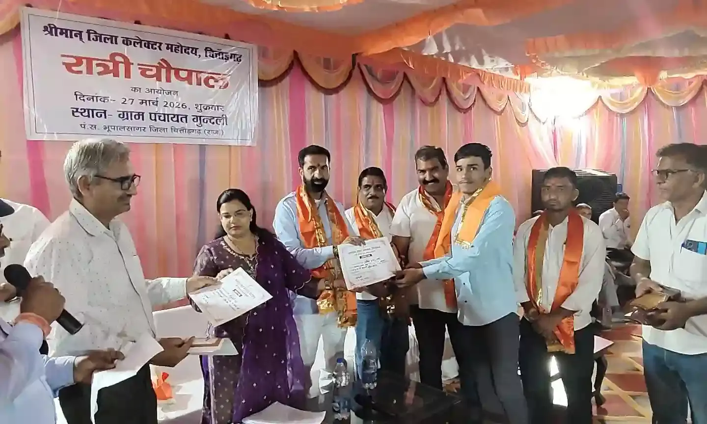 जय-जय-जय महावीर तुम्हारी, मां त्रिशला के नन्दन अवतारी... पर देर रात तक झुमें श्रावक-श्राविकाएं जय-जय-जय महावीर तुम्हारी, मां त्रिशला के नन्दन अवतारी... पर देर रात तक झुमें श्रावक-श्राविकाएं