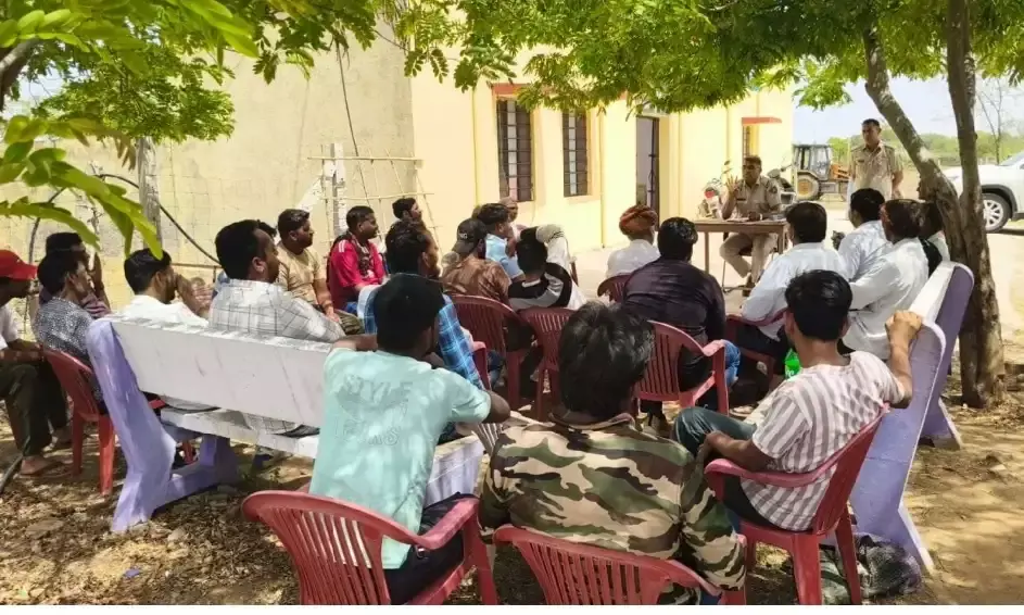 गैस कालाबाजारी पर सख्ती: गंगापुर थाना में CLG बैठक, अफवाहों से दूर रहने की अपील