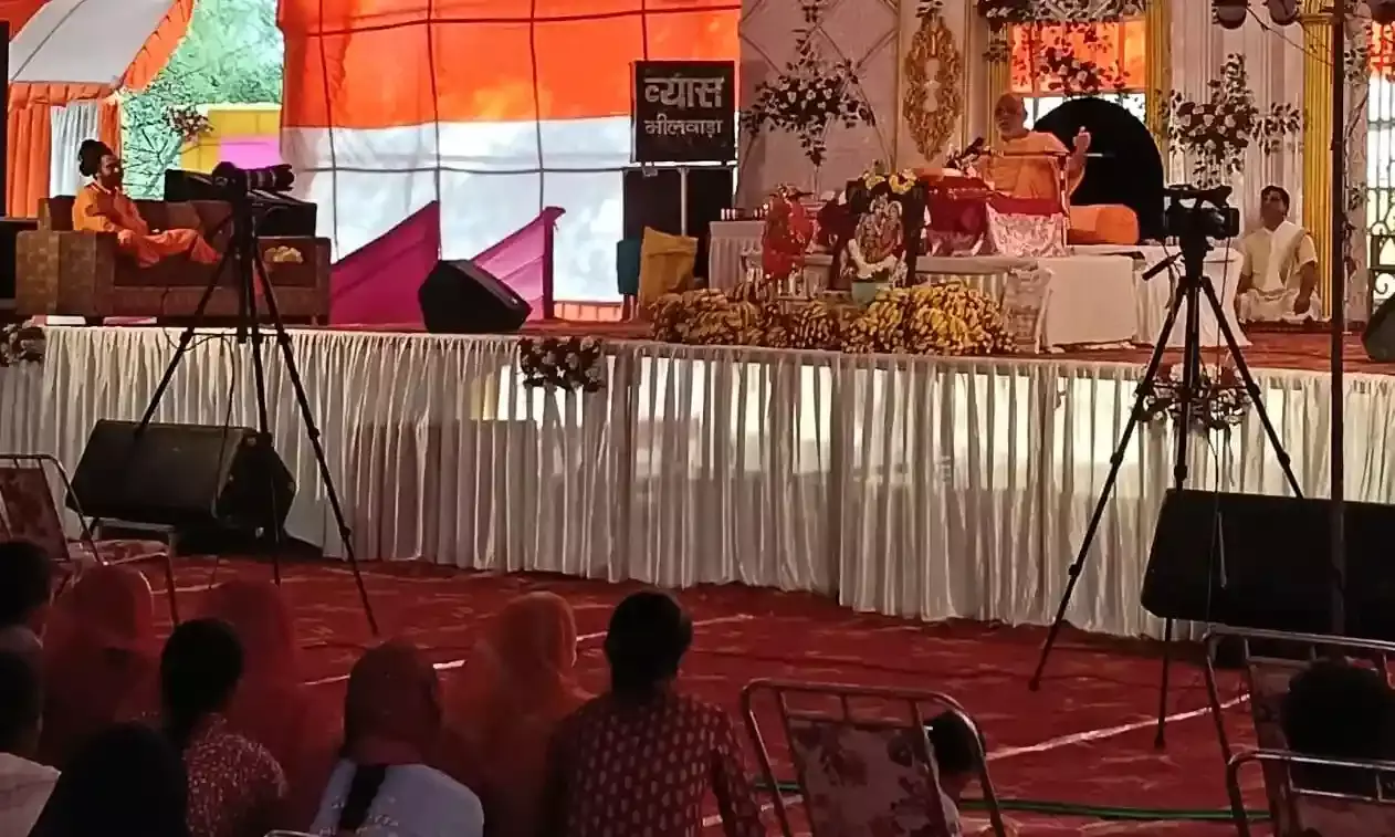 विष्णु महायज्ञ नोहरा में देवनारायण भगवान के नाम की 31 हजार आहुतियां लगाई विष्णु महायज्ञ नोहरा में देवनारायण भगवान के नाम की 31 हजार आहुतियां लगाई