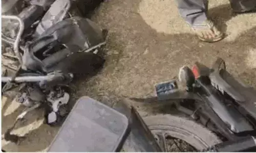 बाइकों की आमने-सामने  भिड़ंत, 3 युवकों की मौत, 1 गंभीर