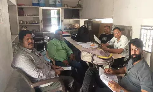 बनेड़ा: मतदाता सूची पुनरीक्षण के तहत विशेष अभियान आयोजित, इब्राहिम पठान ने बीएलओ को सौंपी सूची