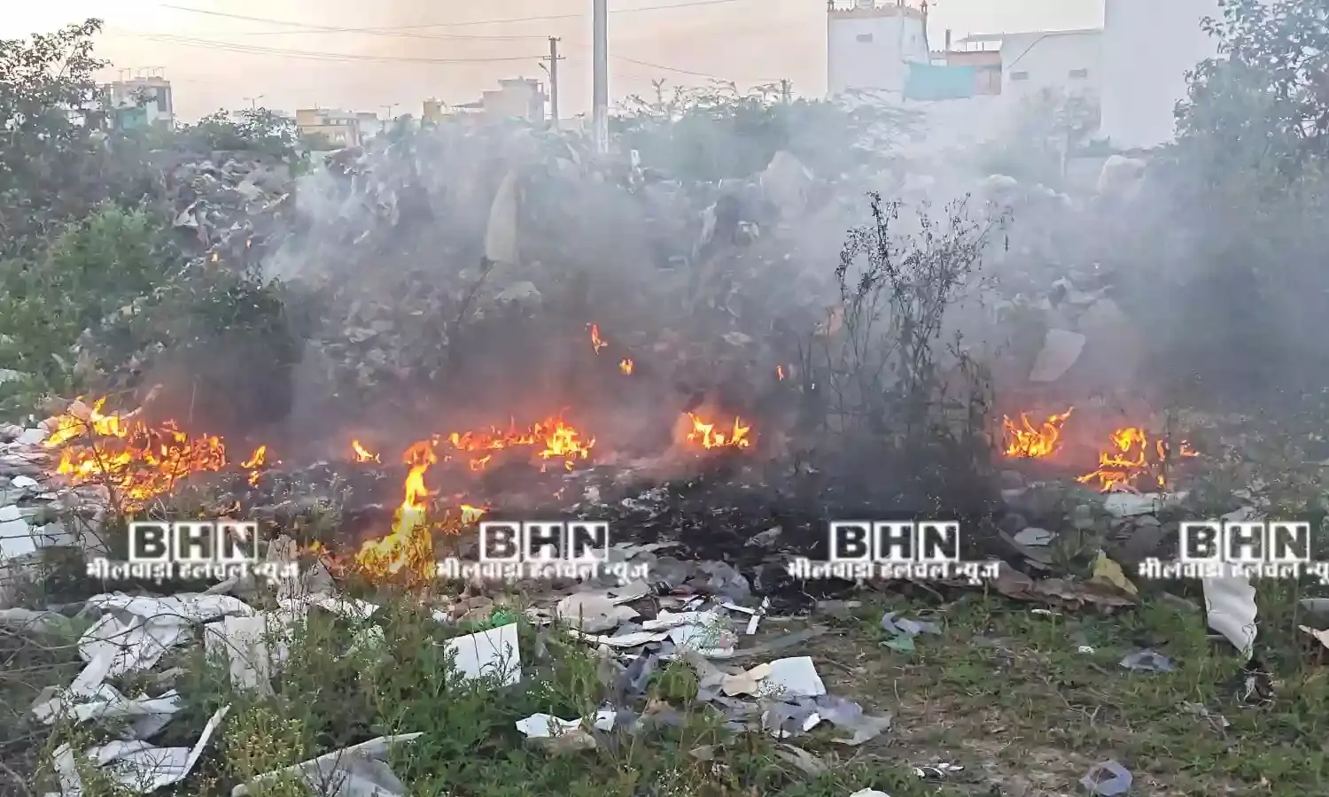 रिहायशी इलाके में कचरे के अंबार से जनजीवन त्रस्त, नगर निगम की अनदेखी पर फूटा गुस्सा