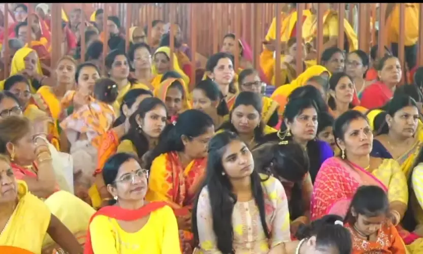 बालकृष्ण जन्म के प्रसंग व भजनों पर भाव-विभोर हुए श्रद्धालु बालकृष्ण जन्म के प्रसंग व भजनों पर भाव-विभोर हुए श्रद्धालु