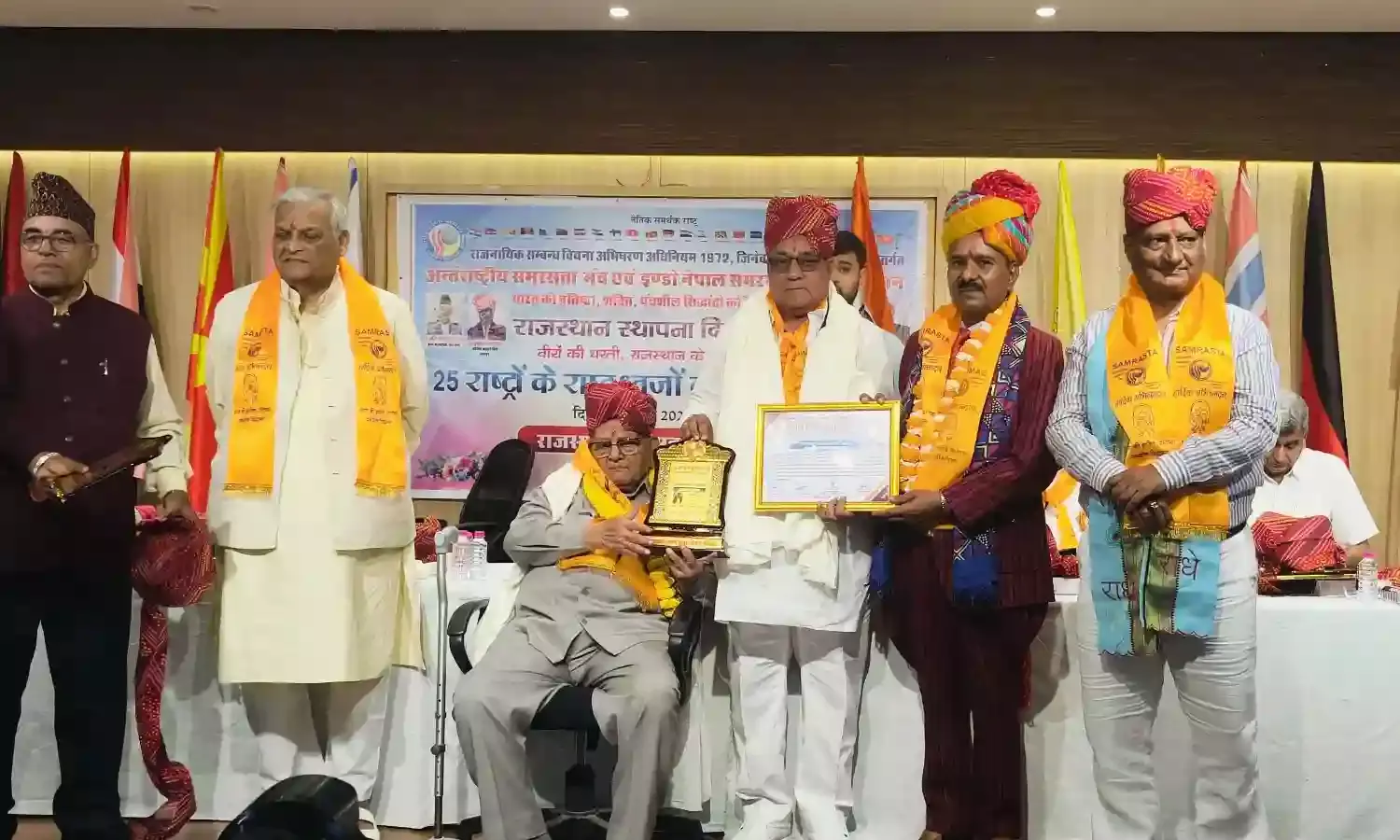 आसींद क्षेत्र के बराना गांव के निवासी विष्णु कुमार पारीक हुए राजस्थान समरसता अवार्ड से हुए सम्मानित आसींद क्षेत्र के बराना गांव के निवासी विष्णु कुमार पारीक हुए राजस्थान समरसता अवार्ड से हुए सम्मानित