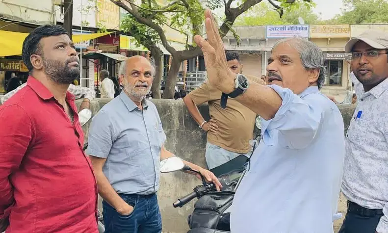 एमजीएच अस्पताल में विद्युत व्यवस्था और चिकित्सा सुविधाओं को लेकर विधायक कोठारी ने दिए निर्देश एमजीएच अस्पताल में विद्युत व्यवस्था और चिकित्सा सुविधाओं को लेकर विधायक कोठारी ने दिए निर्देश