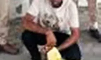 ड्राई डे पर शराब बेचता सरकारी टीचर रंगे हाथों गिरफ्तार, ऊंचे दामों पर बेचने की थी फिराक ड्राई डे पर शराब बेचता सरकारी टीचर रंगे हाथों गिरफ्तार, ऊंचे दामों पर बेचने की थी फिराक