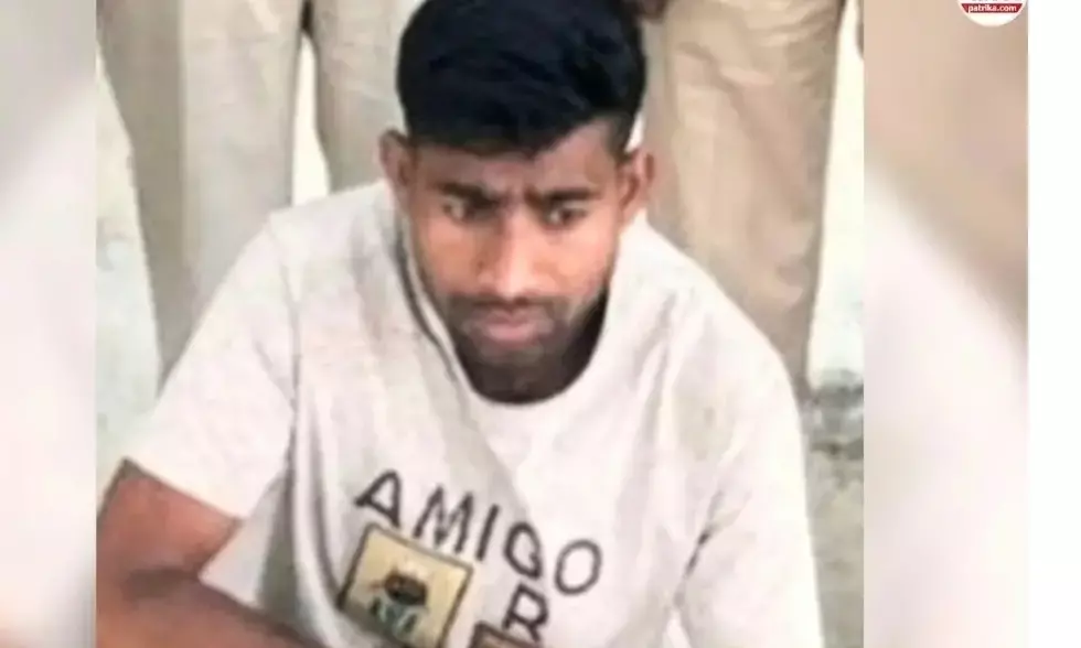 महावीर जयंती पर ड्राई डे की धज्जियां उड़ाने वाला सरकारी शिक्षक गिरफ्तार, आबकारी विभाग ने  शराब और बीयर जब्त की